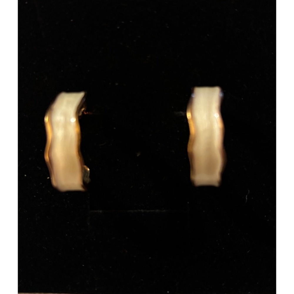 Earrings‎ Gold-toned Huggie Enamel